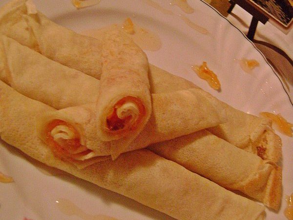 Clatite cu dulceata de caise1358